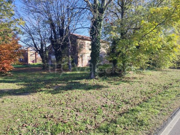 casa indipendente in vendita a Bagnacavallo in zona Traversara