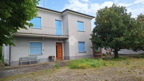 casa indipendente in vendita a Bagnacavallo in zona Traversara