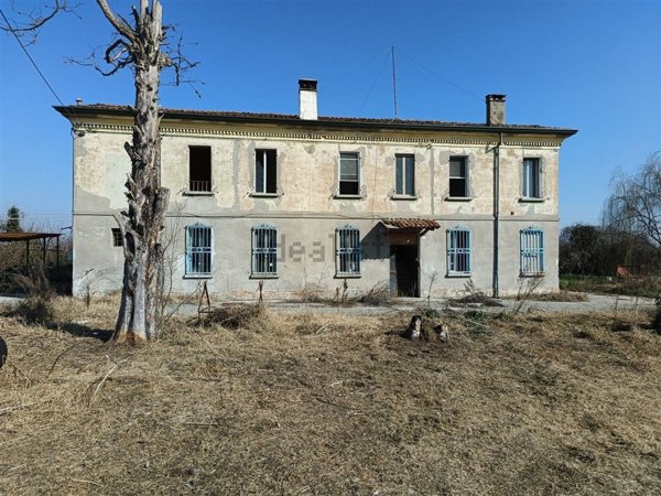 casa indipendente in vendita a Bagnacavallo in zona Traversara