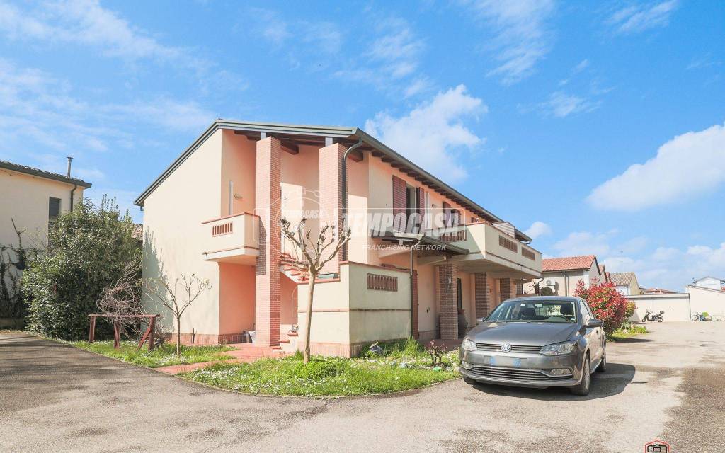 casa indipendente in vendita a Bagnacavallo in zona Villanova