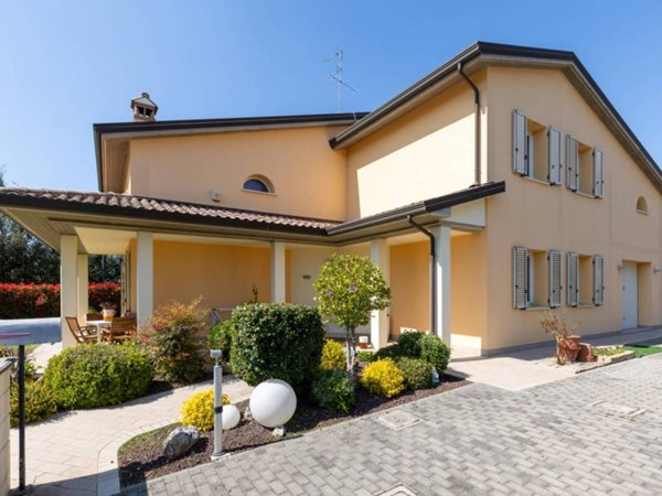 casa indipendente in vendita a Bagnacavallo