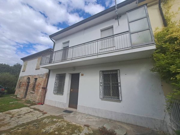 casa indipendente in vendita a Bagnacavallo in zona Masiera