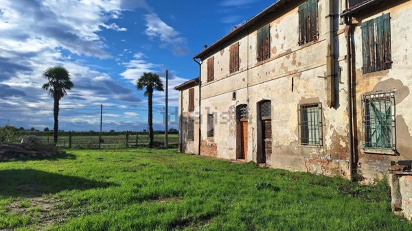 casale in vendita a Bagnacavallo