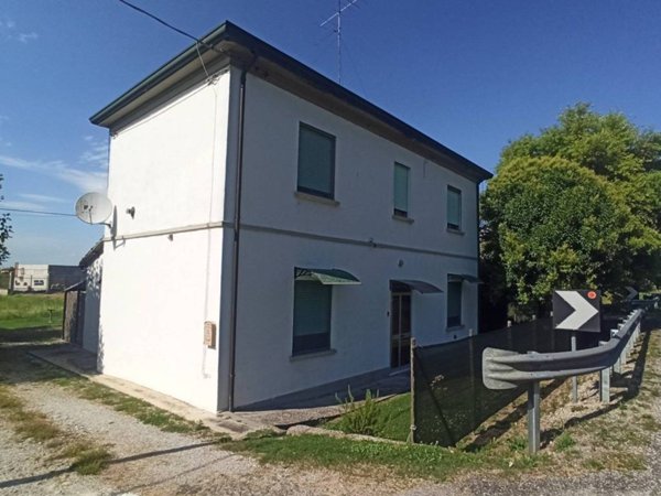 casa indipendente in vendita a Bagnacavallo in zona Villanova