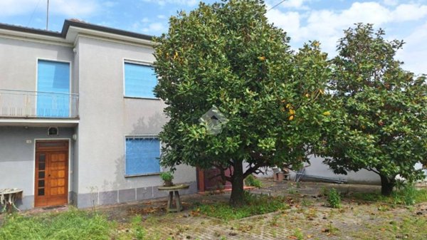 casa indipendente in vendita a Bagnacavallo in zona Traversara