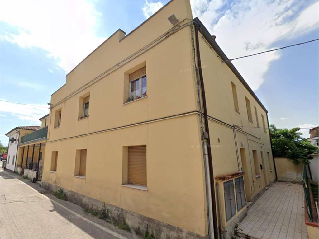 appartamento in vendita a Bagnacavallo in zona Traversara