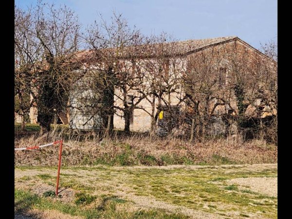 pentavano in vendita a Bagnacavallo in zona Villanova