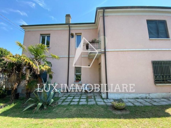 casa indipendente in vendita a Bagnacavallo in zona Villanova
