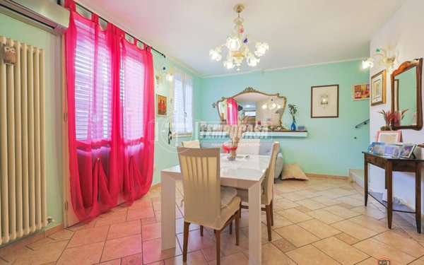 casa indipendente in vendita a Bagnacavallo in zona Villanova