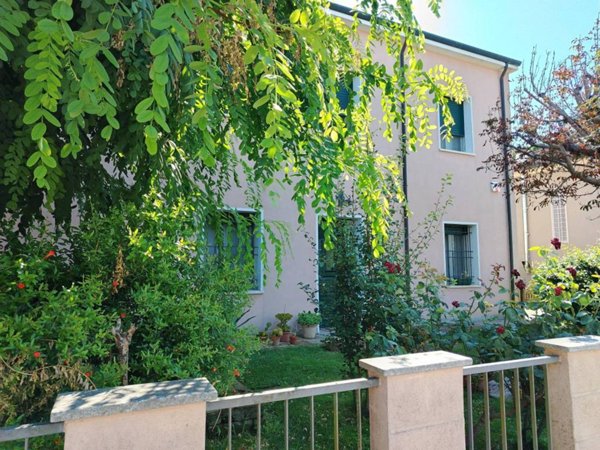 casa indipendente in vendita a Bagnacavallo in zona Glorie