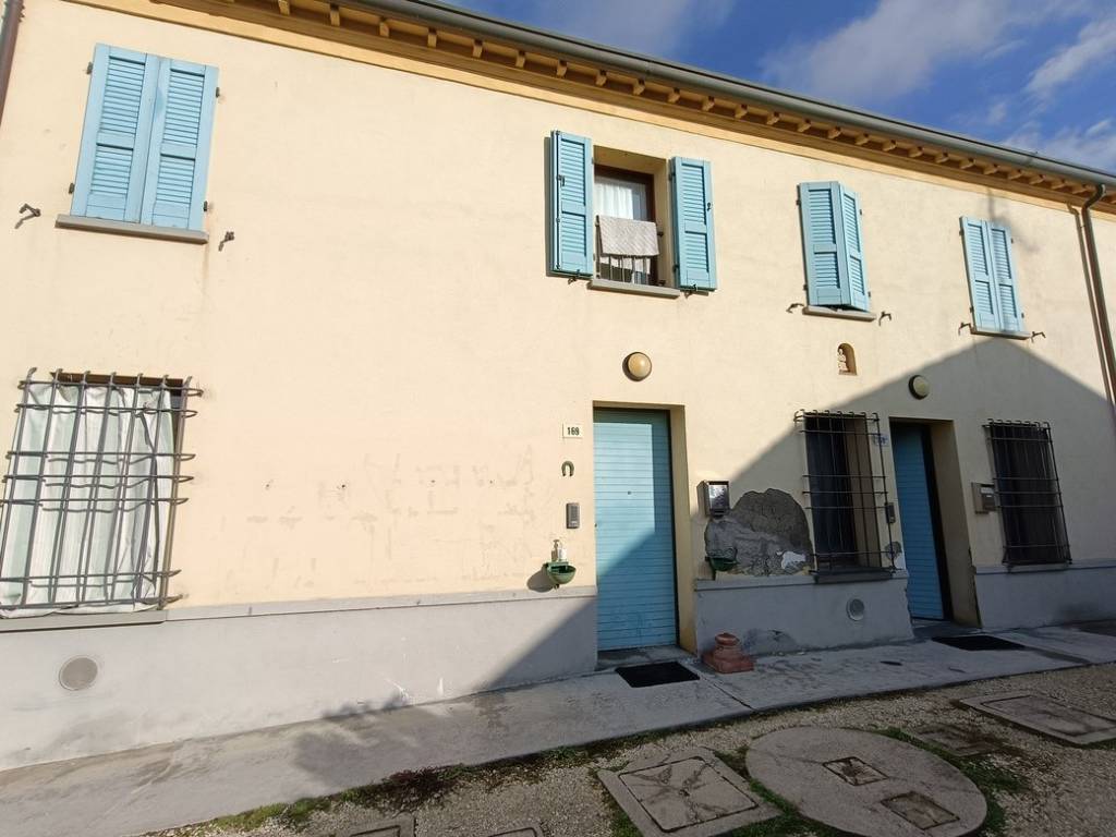 casa indipendente in vendita a Bagnacavallo in zona Villanova