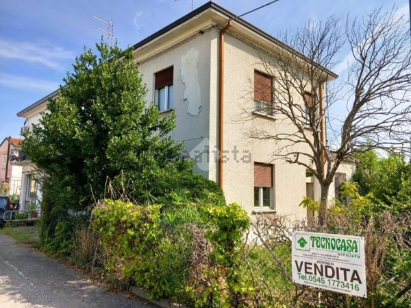 quadrivano in vendita a Bagnacavallo in zona Glorie