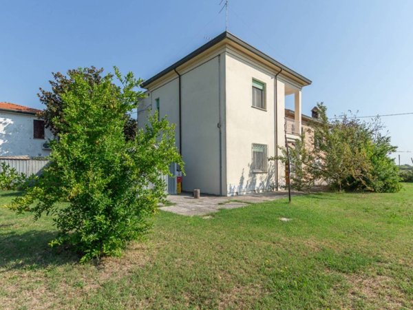 casa indipendente in vendita a Bagnacavallo in zona Masiera