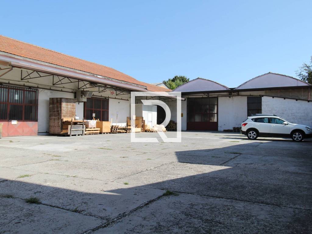 locale commerciale in vendita a Bagnacavallo in zona Villanova