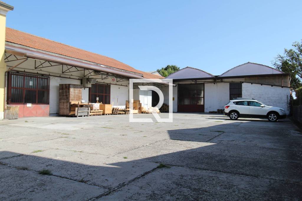 locale commerciale in vendita a Bagnacavallo in zona Villanova