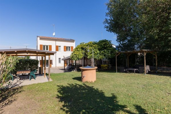 casa indipendente in vendita a Bagnacavallo in zona Villanova