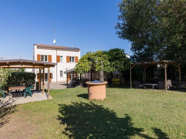 casa indipendente in vendita a Bagnacavallo in zona Villanova