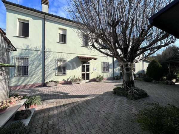 casa indipendente in vendita a Bagnacavallo in zona Villanova