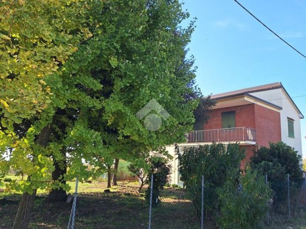 casa indipendente in vendita a Bagnacavallo in zona Masiera