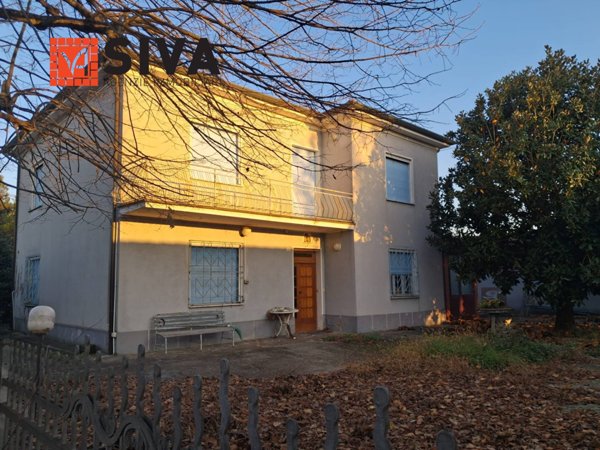 casa indipendente in vendita a Bagnacavallo in zona Traversara