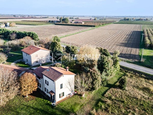 casa indipendente in vendita a Bagnacavallo in zona Rossetta
