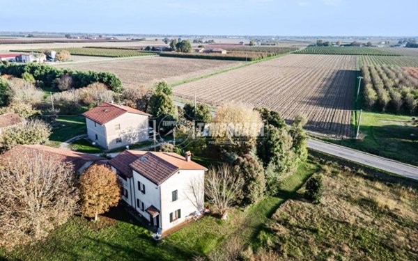 casa indipendente in vendita a Bagnacavallo in zona Rossetta