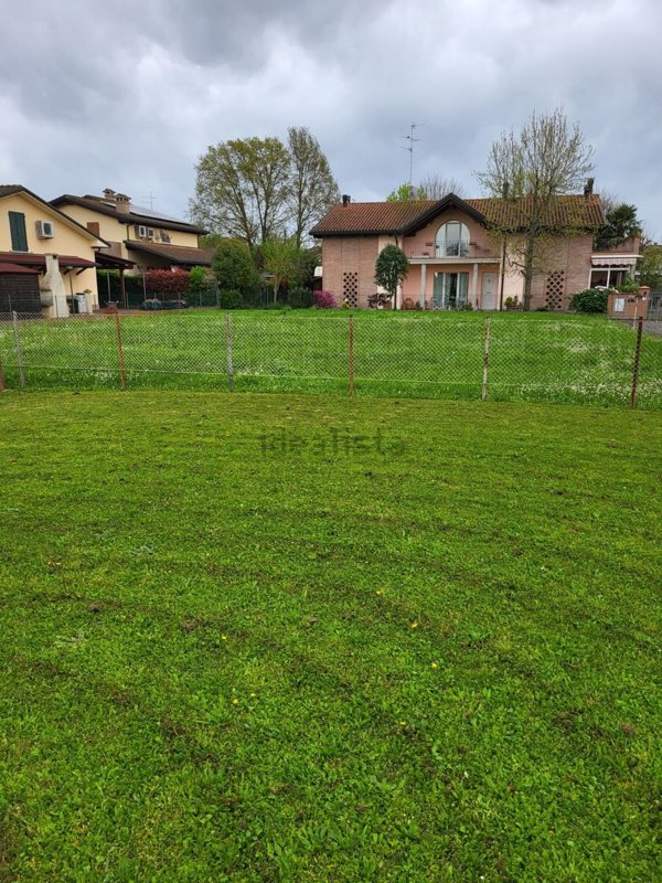 terreno edificabile in vendita a Bagnacavallo in zona Villanova