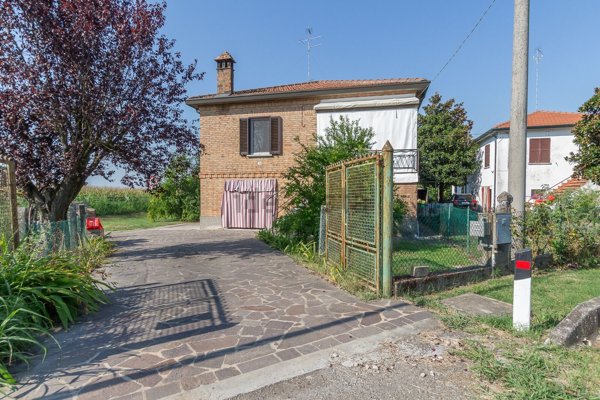 casa indipendente in vendita a Bagnacavallo in zona Masiera