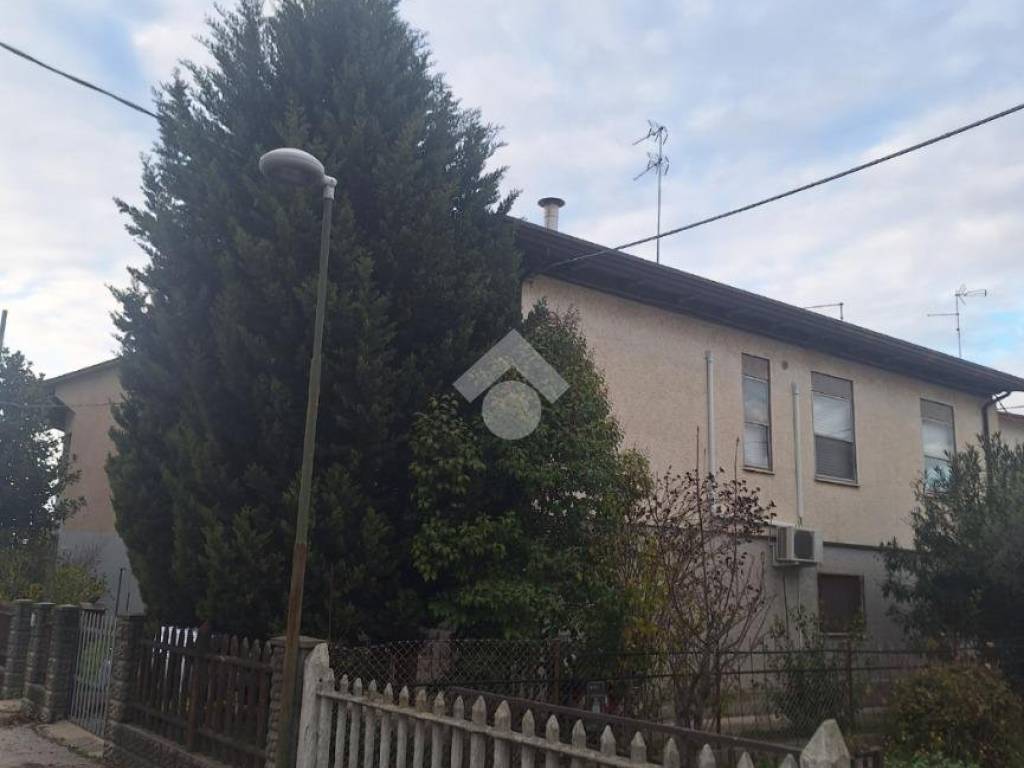 casa indipendente in vendita a Bagnacavallo
