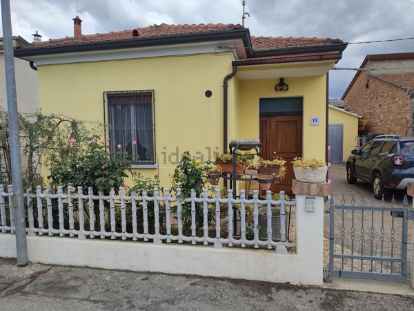 casa indipendente in vendita a Bagnacavallo
