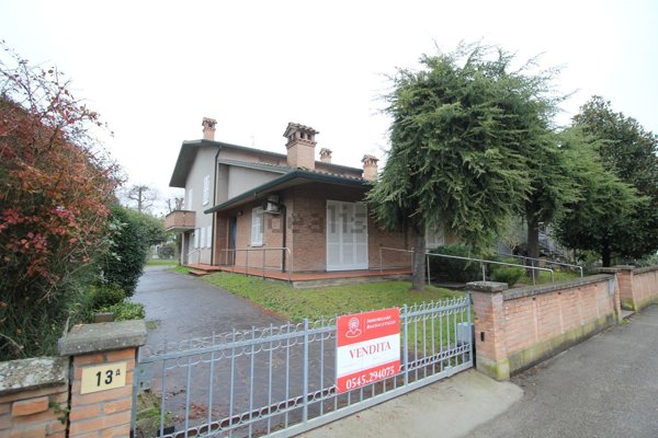 casa indipendente in vendita a Bagnacavallo in zona Villanova