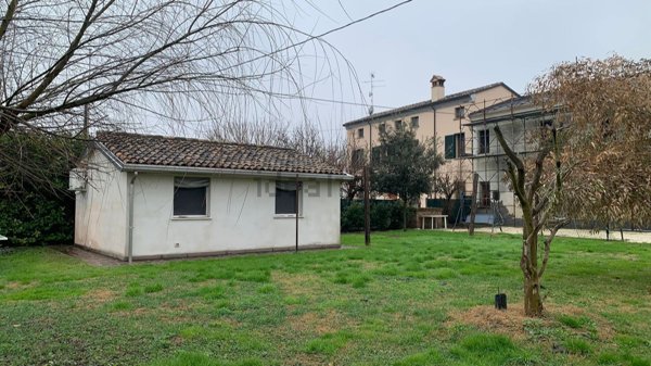 casa indipendente in vendita a Bagnacavallo