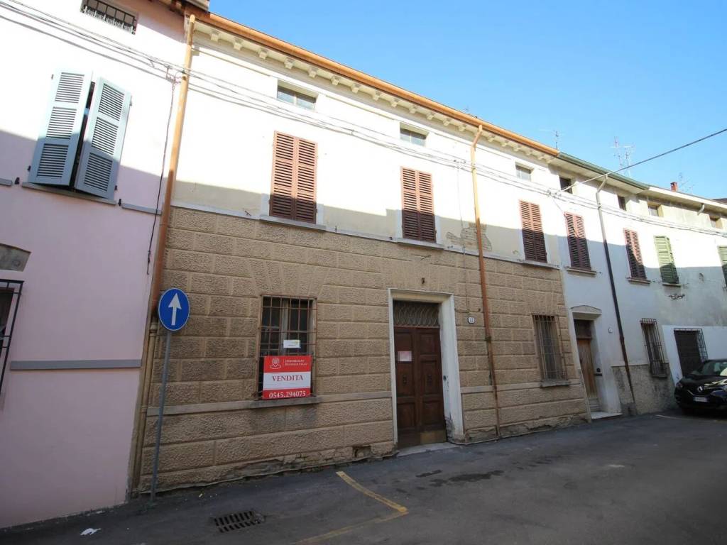intera palazzina in vendita a Bagnacavallo