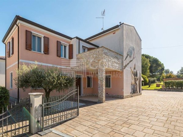 casa indipendente in vendita a Bagnacavallo in zona Villanova