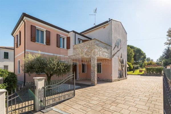 casa indipendente in vendita a Bagnacavallo in zona Villanova