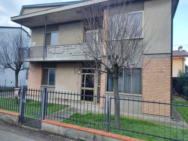 casa indipendente in vendita a Bagnacavallo