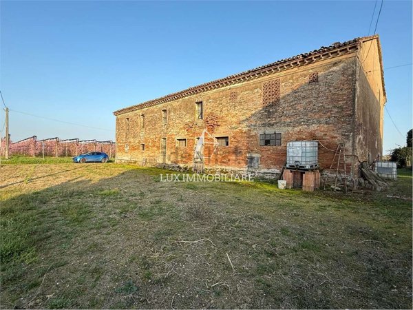 casale in vendita a Bagnacavallo in zona Rossetta