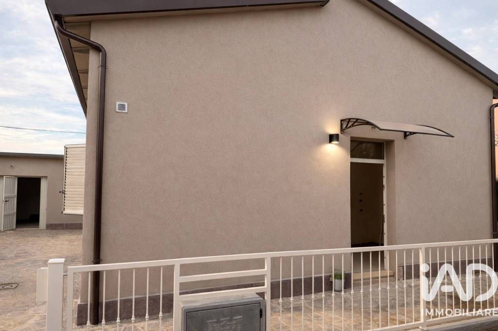 casa indipendente in vendita a Bagnacavallo