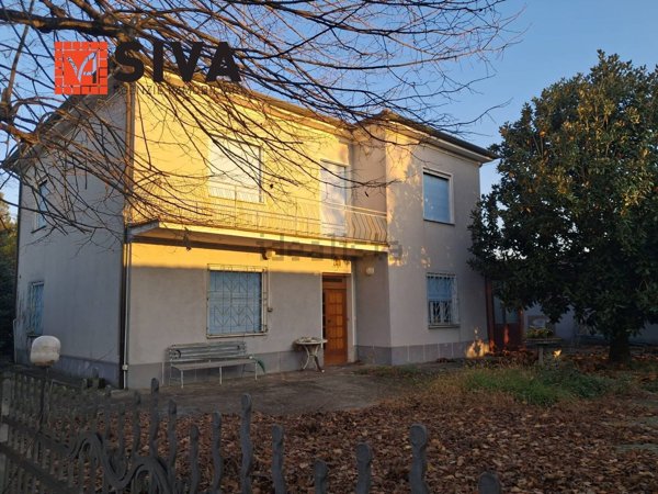 casa indipendente in vendita a Bagnacavallo in zona Traversara