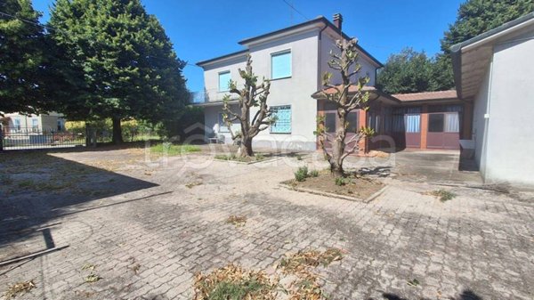 casa indipendente in vendita a Bagnacavallo in zona Traversara