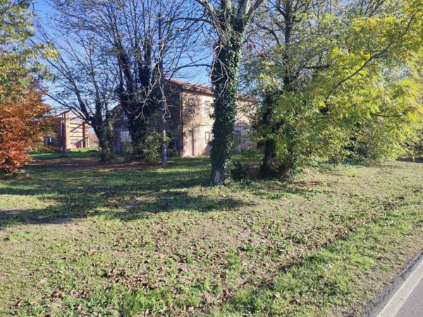 casa indipendente in vendita a Bagnacavallo in zona Traversara