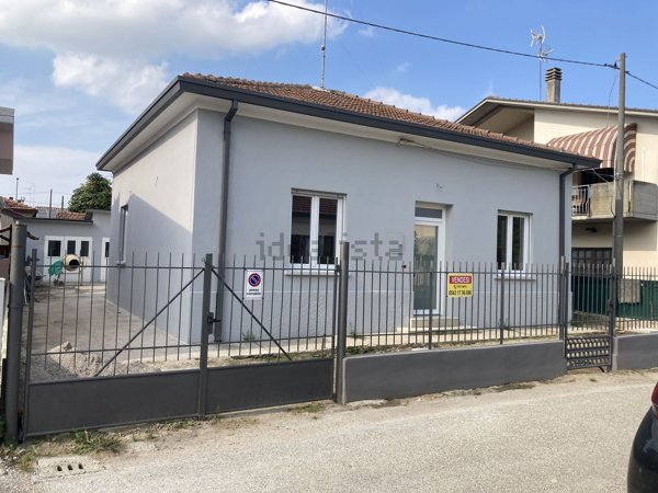 casa indipendente in vendita a Bagnacavallo in zona Glorie