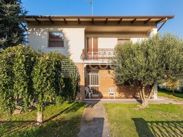casa indipendente in vendita a Bagnacavallo in zona Masiera