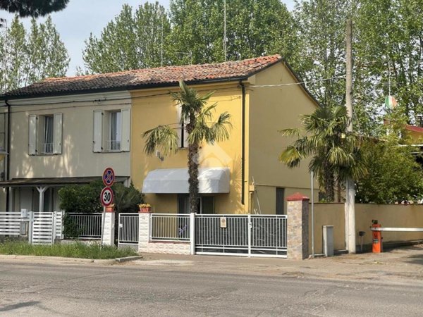 casa semindipendente in vendita a Bagnacavallo in zona Masiera