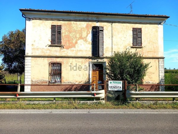 casa indipendente in vendita a Bagnacavallo in zona Traversara