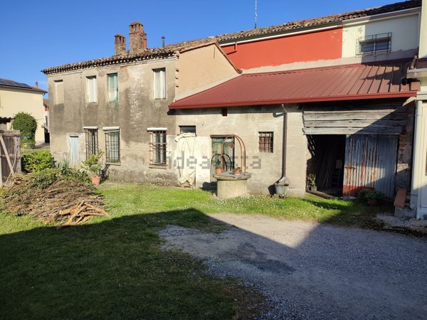 casa indipendente in vendita a Bagnacavallo in zona Villanova