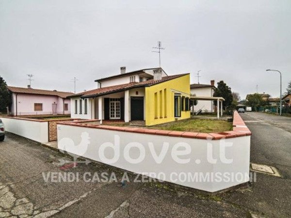 casa indipendente in vendita a Bagnacavallo in zona Traversara