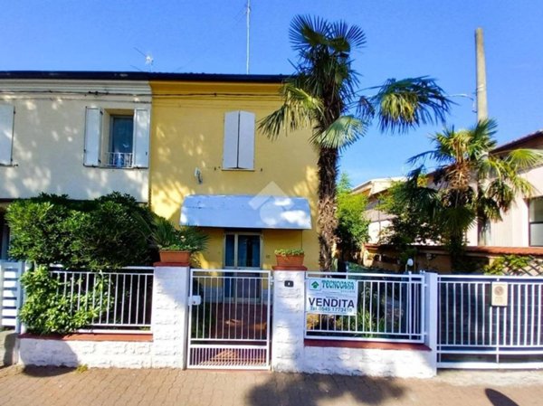 casa indipendente in vendita a Bagnacavallo in zona Masiera