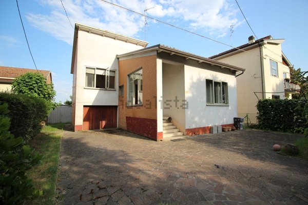 casa indipendente in vendita a Bagnacavallo