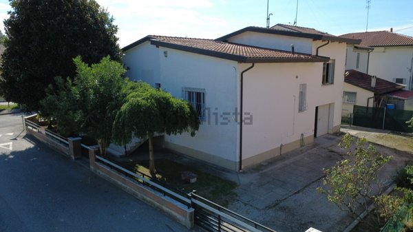 casa indipendente in vendita a Bagnacavallo